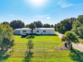 1320 Seminole Ave SW, Labelle, FL 33935