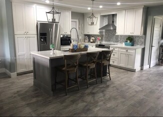 8731 NW 10th St, Pembroke Pines, FL 33024
