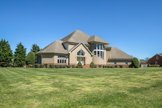 970 9th St, Lawrenceburg, TN 38464