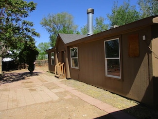 707 Mountain View Dr, Bernalillo, NM 87004