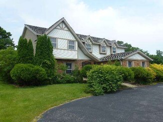 14208 Morgan Ct, Libertyville, IL 60048