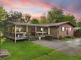 88 Plum St, Stanton, KY 40380