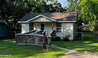 820 Regnault Ave, Gulfport, MS 39501