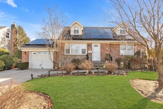 1815 Schermerhorn St, Merrick, NY 11566