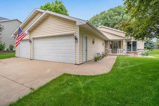 942 E Mayfield Dr, Appleton, WI 54911