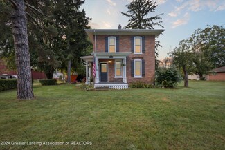 4469 Dell Rd, Lansing, MI 48911
