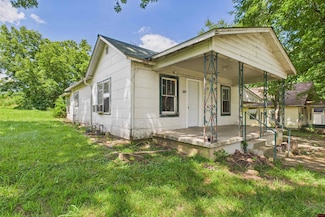 403 Girard St, Flippin, AR 72634