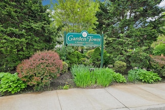 1213 E Broadway Unit B25, Hewlett, NY 11557