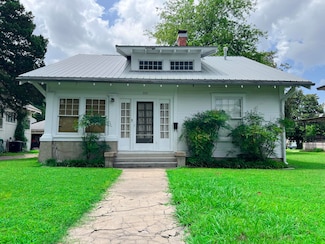 223 D St NW, Miami, OK 74354