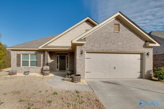 7479 Chaco St SE, Owens Cross Roads, AL 35763