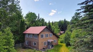 41103 Pike River Rd, Chassell, MI 49916