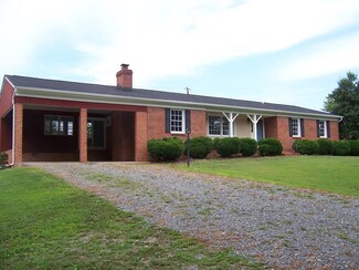 102 Hinson Rd, Warsaw, VA 22572