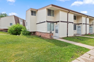 8871 N Swan Rd Unit K, Milwaukee, WI 53224
