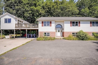 39 Valley Ln, Amherst, MA 01002