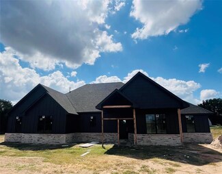 42829 Garrett's Lake Rd, Shawnee, OK 74804