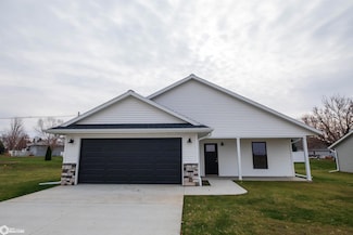 1109 E Southridge Rd, Marshalltown, IA 50158