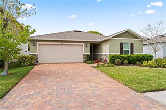 9130 Freedom Hill Dr, Seffner, FL 33584