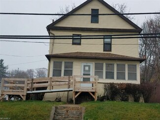 438 Douglas St, Akron, OH 44307