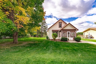 2661 Helen St N, Saint Paul, MN 55109