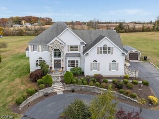 7 Maple Springs Rd, Pittstown, NJ 08867