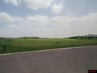 121 Bluestem Dr, Blue Earth, MN 56013