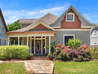 1620 Lipscomb St, Fort Worth, TX 76104