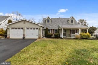 10 Cotton Rd, Levittown, PA 19057