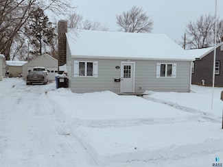 331 E Norton Ave, Salem, SD 57058