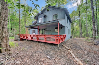 3223 Green Meadow Cir, Pocono Pines, PA 18350