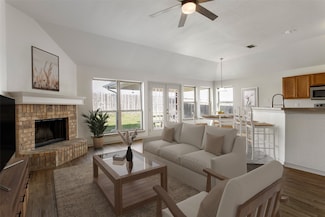 10508 Barber Ln, Benbrook, TX 76126