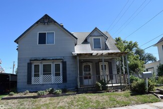 305 N Sycamore St, Creston, IA 50801