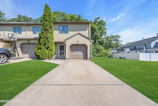 152 Redpine Loop, Old Bridge, NJ 08857