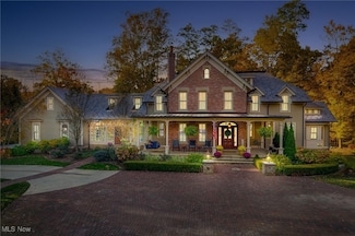 106 W Washington St, Chagrin Falls, OH 44022