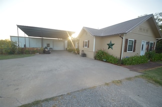 261 Red Rd, Howe, TX 75459