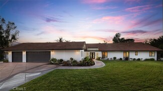 12661 Overbrook Dr, Santa Ana, CA 92705