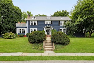724 Stuart Ave, Mamaroneck, NY 10543