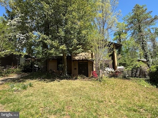 6425 Earlham Dr, Bethesda, MD 20817