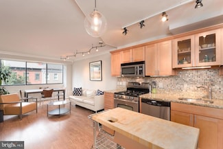 1245 13th St NW Unit 301, Washington, DC 20005