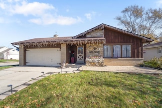 5954 S Indiana Ave, Cudahy, WI 53110