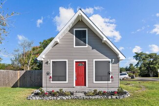 508 E Canal Rd, Highlands, TX 77562