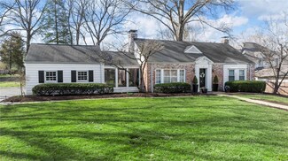 4 Deerfield Rd, Saint Louis, MO 63124
