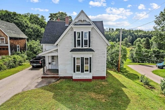 20 Blake St, Pittsfield, NH 03263