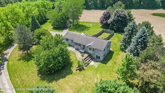1313 W Alward Rd, Dewitt, MI 48820