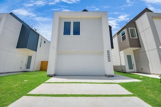 3004B Ventas Dr, Houston, TX 77047