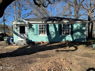 7 Maplewood Ln, Natchez, MS 39120