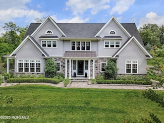 5 Buchhop Ln, Red Bank, NJ 07701