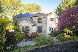 50 Noyes St, Pearl River, NY 10965