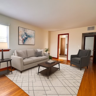 498 Lee St Unit 2S, Des Plaines, IL 60016