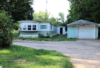 4900 E Phelps Rd, Lake City, MI 49651
