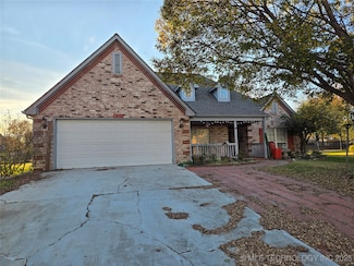 8704 N 140th East Ct, Owasso, OK 74055